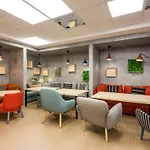 波尔多市中心圣让车站宜必思酒店 酒店 3*