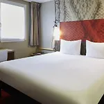 波尔多市中心圣让车站宜必思酒店 3*