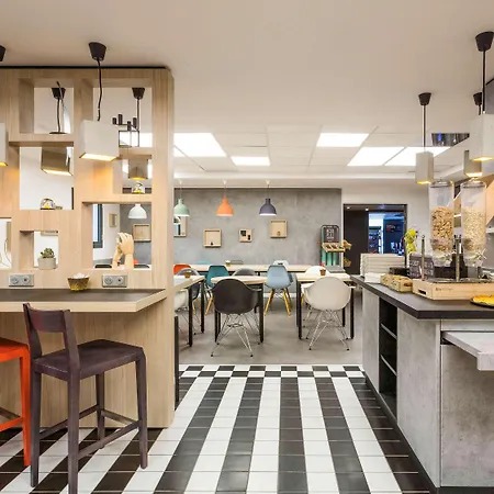 Ibis Centre - Gare Saint-jean Hotel