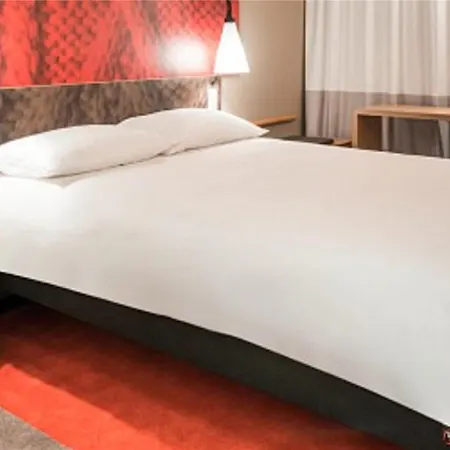 Ibis Centre - Gare Saint-jean Hotel