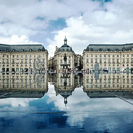 Ibis Centre - Gare Saint-jean Hotel