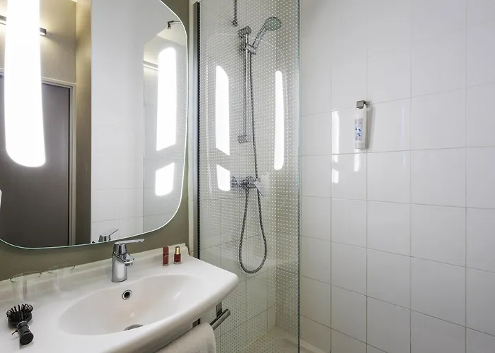 מלון Ibis Centre - Gare Saint-jean