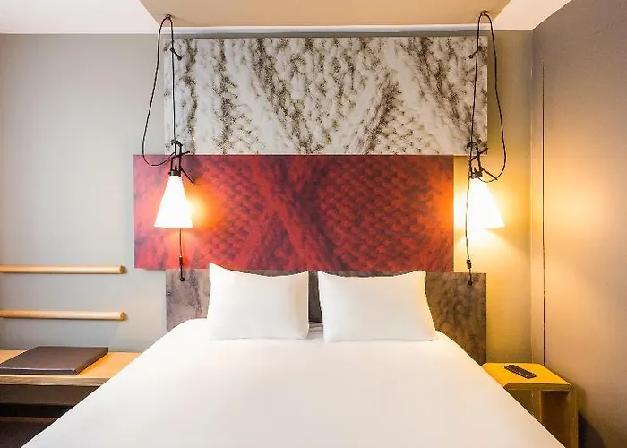 Ibis Centre - Gare Saint-jean מלון 3*