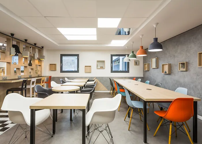 Ibis Centre - Gare Saint-jean Hotel