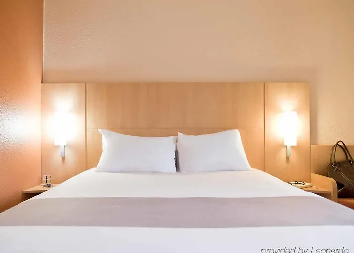 波尔多市中心圣让车站宜必思酒店