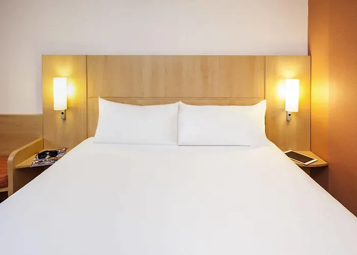 酒店 波尔多市中心圣让车站宜必思酒店 3*