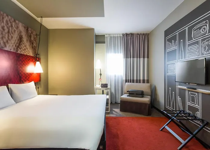 Hotell Ibis Centre - Gare Saint-jean 3*